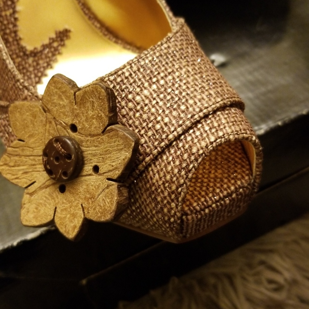 Shoe - Picture 6 of 6